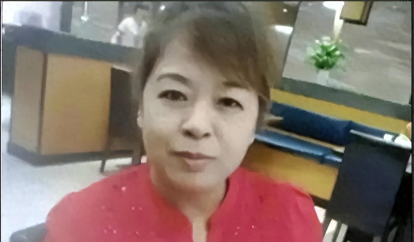 当微信聊天记录炸了，公职人员不雅聊天曝光，停职调查背后的那些事儿